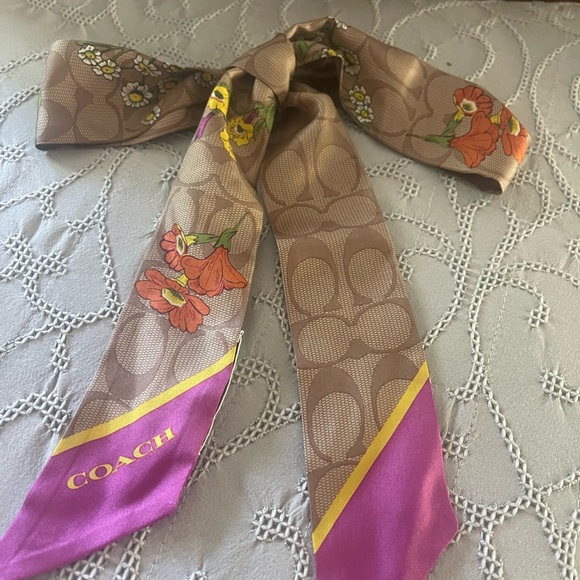 Signature Floral Print Silk Skinny Scarf - Picture 5 of 6